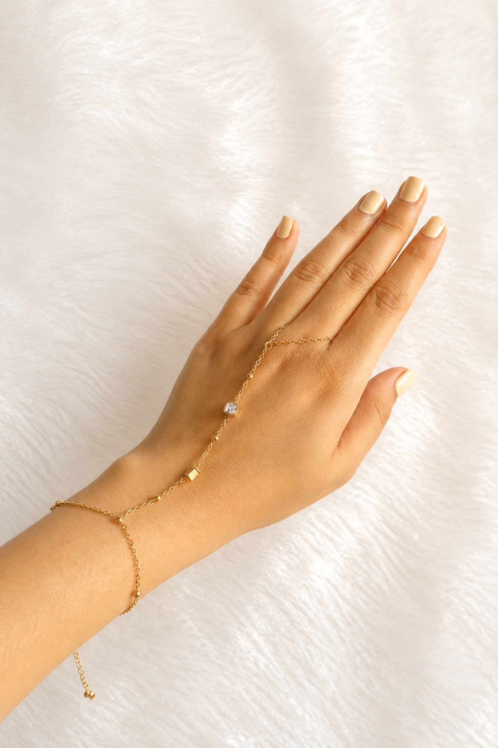 Élan Crystal Hand Chain