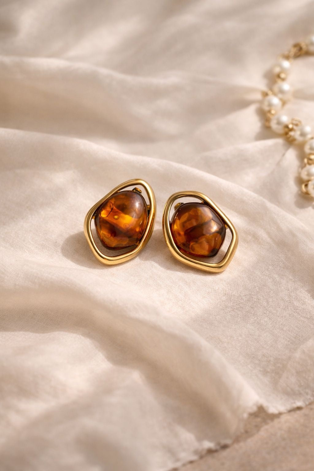 Vionna Resin Studs