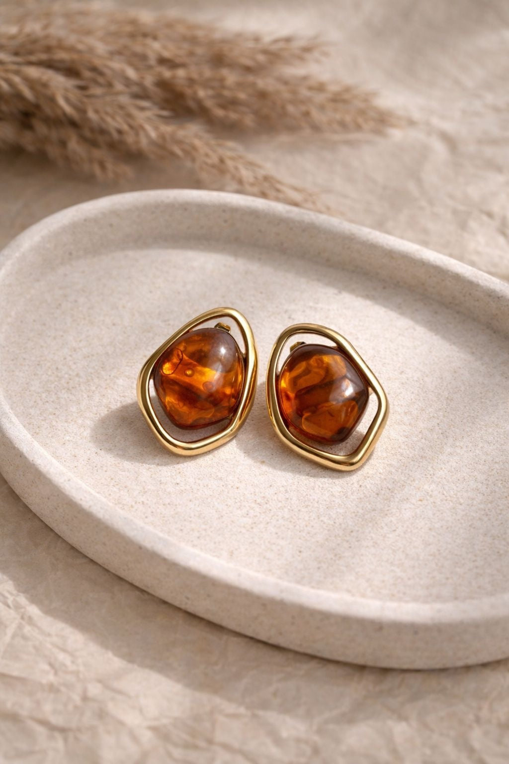 Vionna Resin Studs