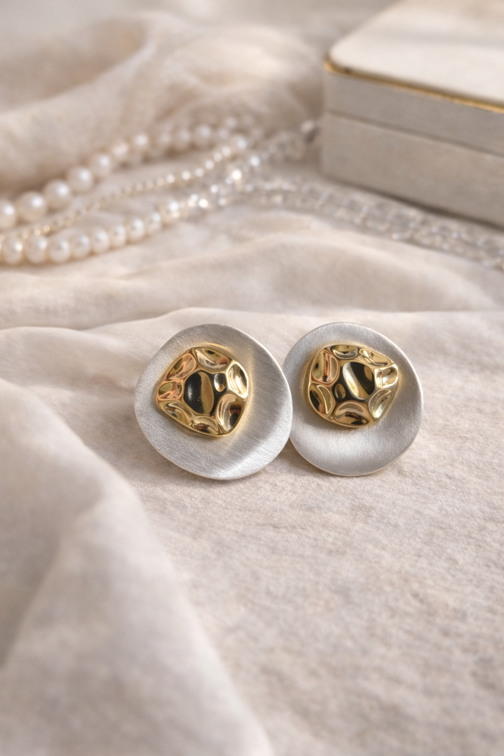 Rhea Dome Studs