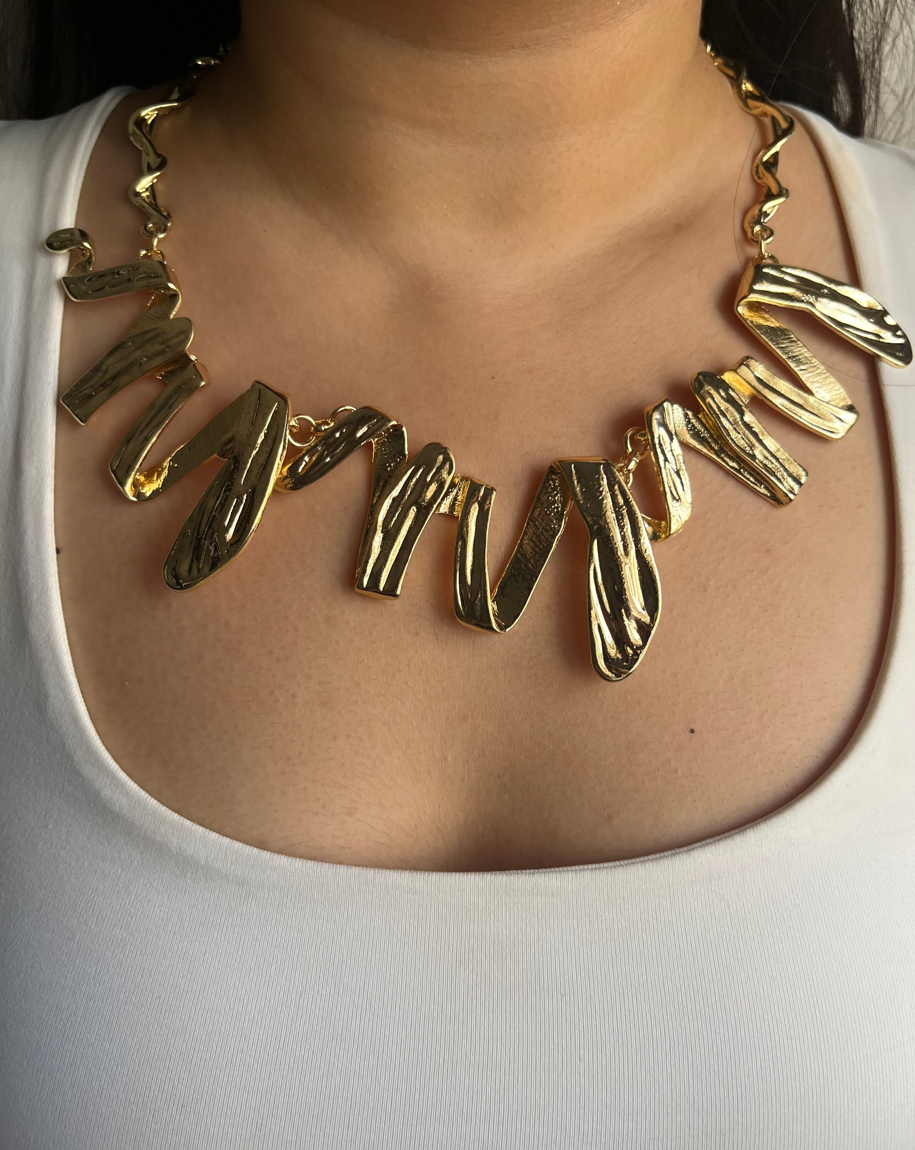 Vionna Sculpt Necklace