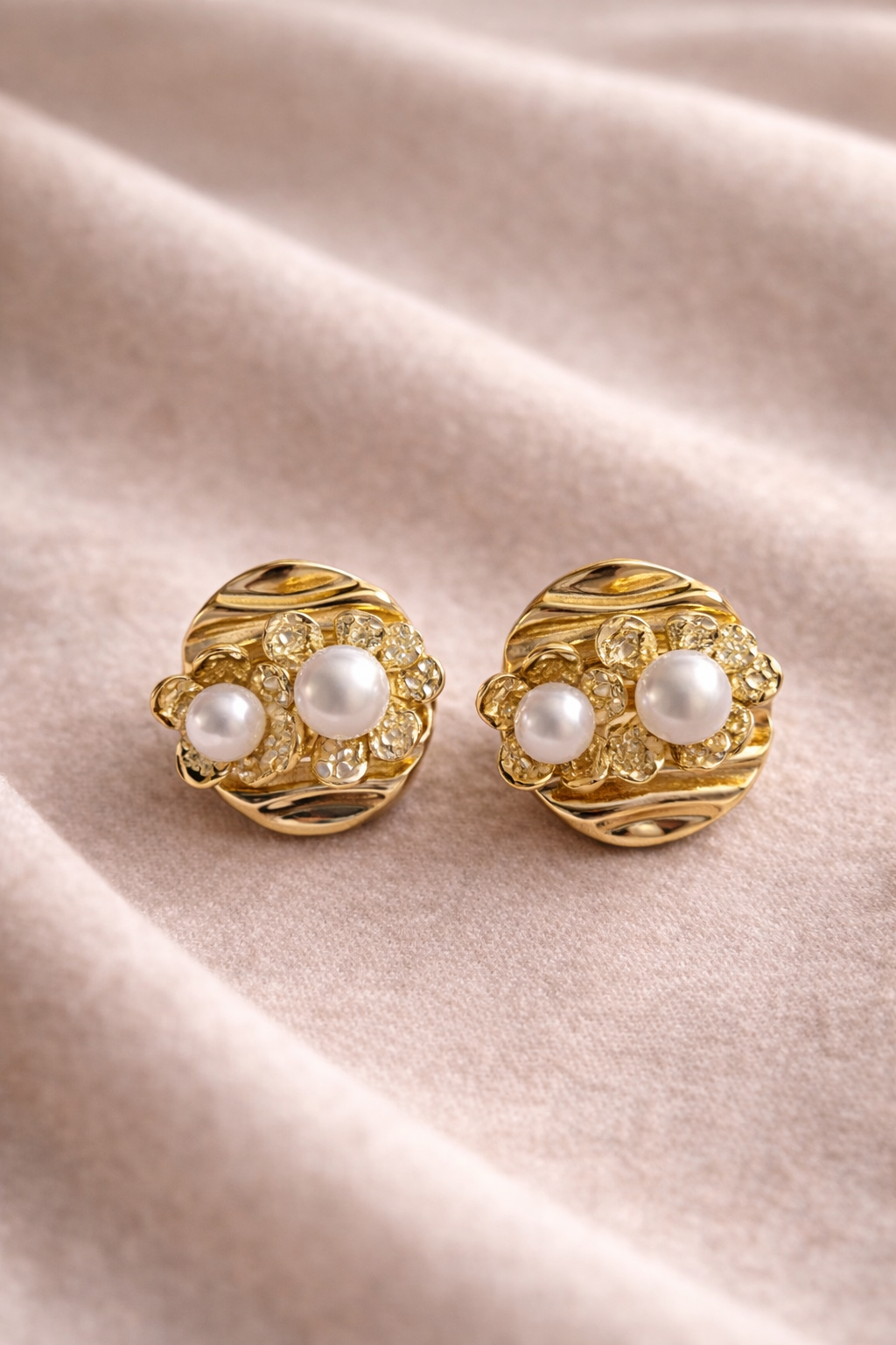 Auri Pearl Studs