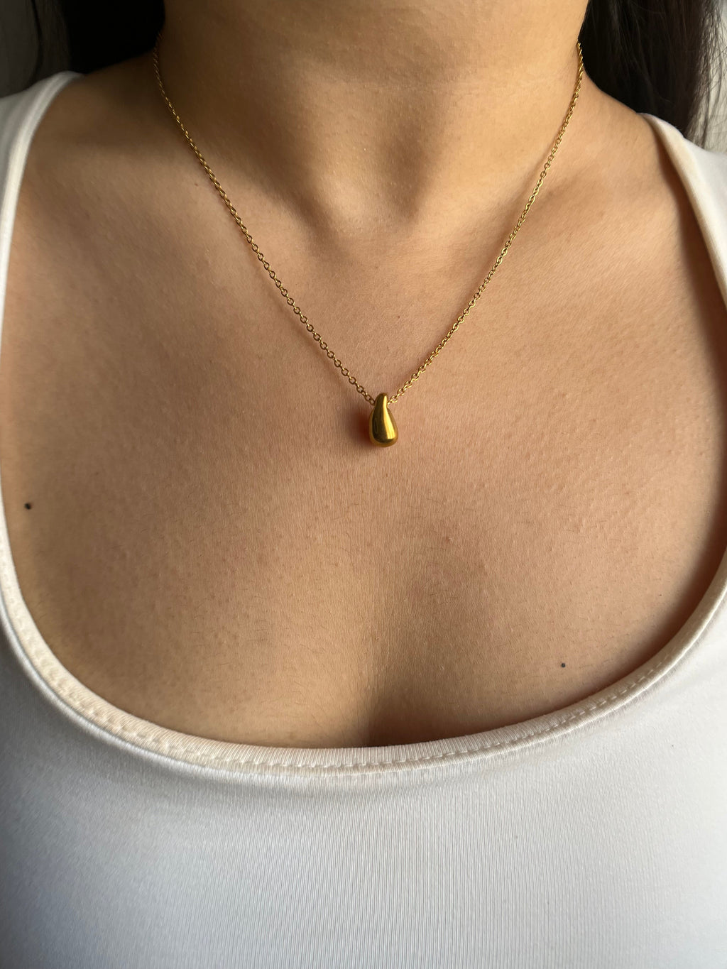 Eira Pear Drop Chain